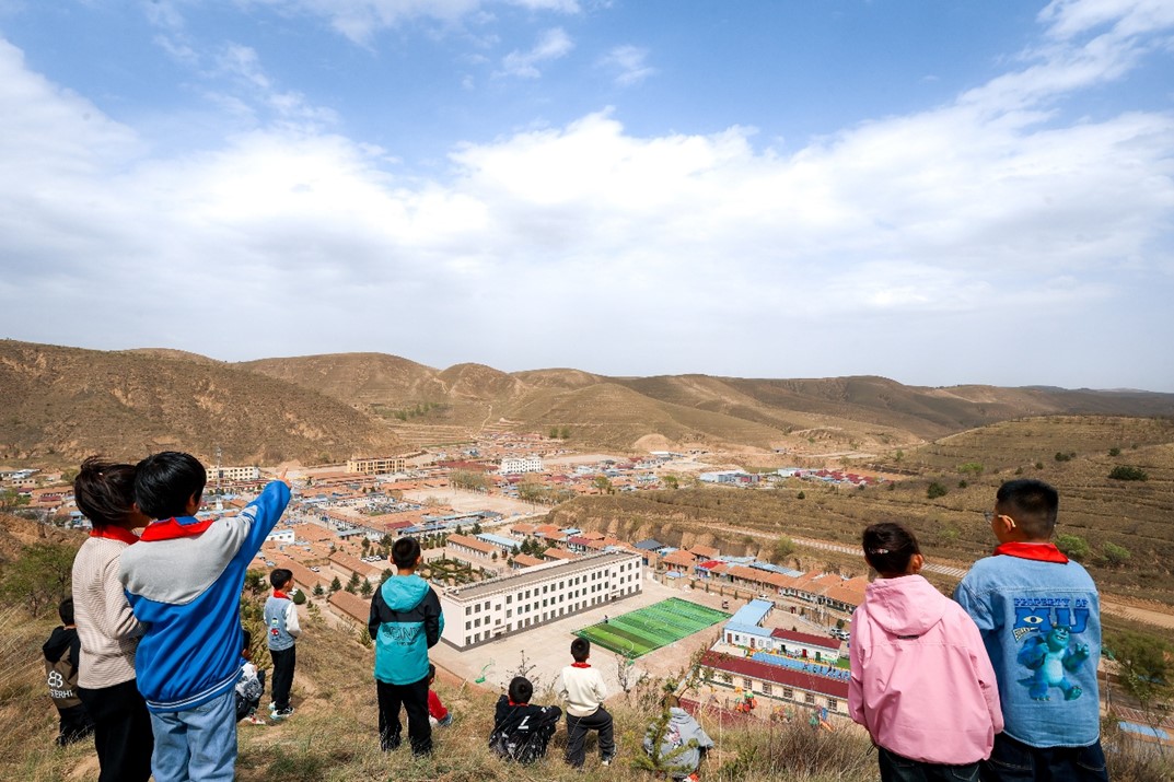 大众汽车“梦想+”球场是甘肃省庆阳市车道镇中心小学孩子们的梦想天地