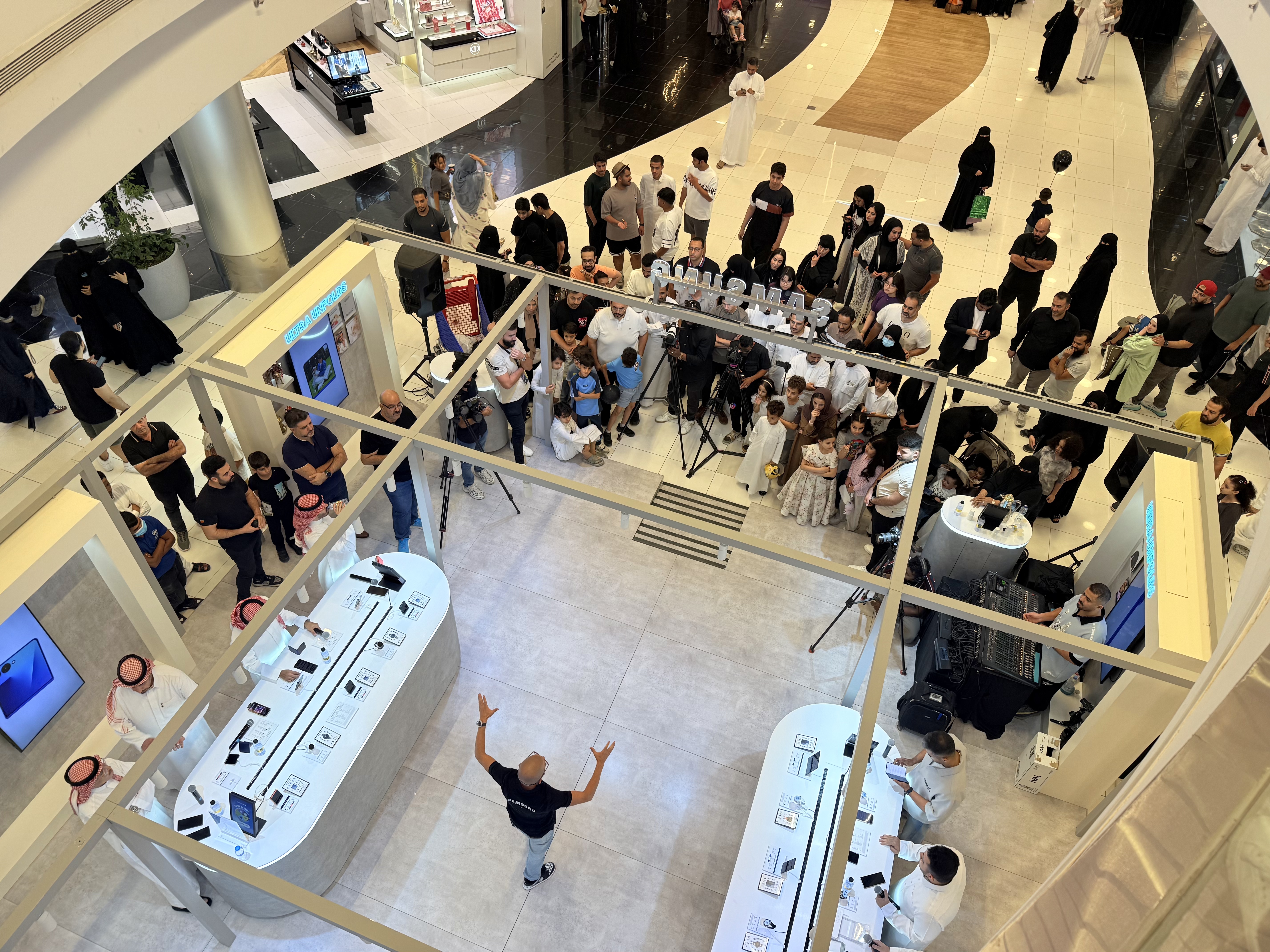 沙特利雅得晚上十点的商场