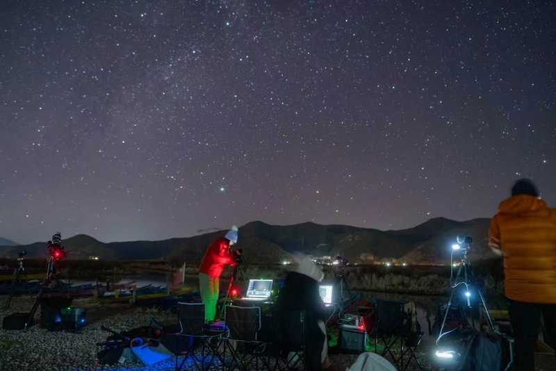 野外直播工作现场（受访人供图）