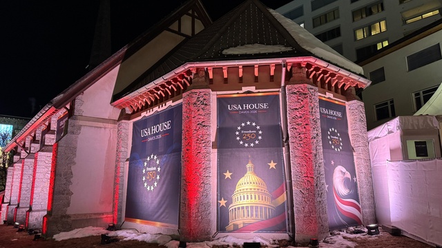 达沃斯小镇上的美国馆(记者陈玺宇摄)