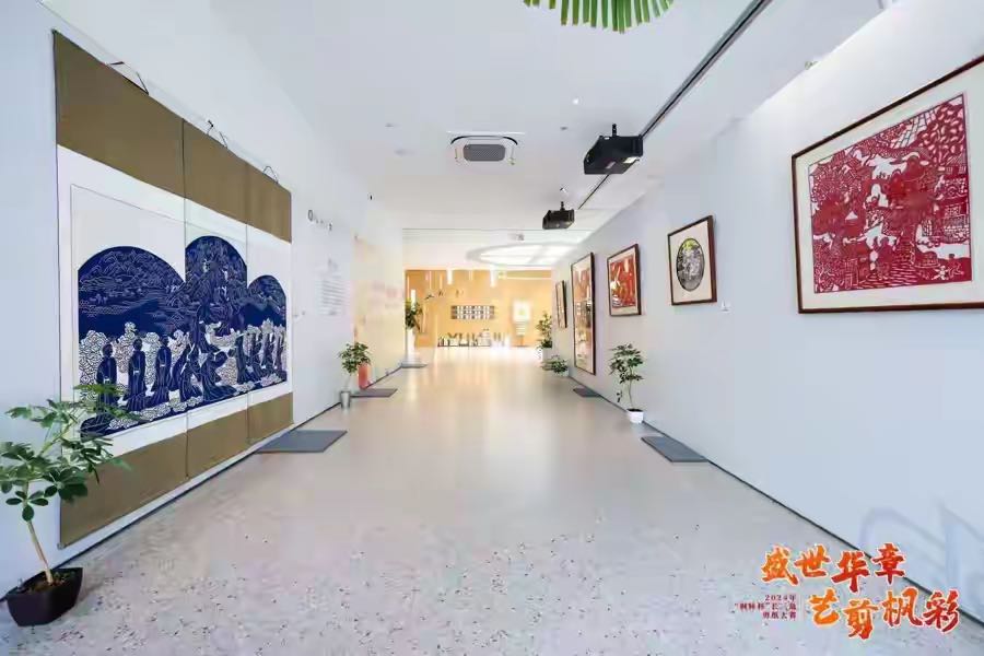 徐家汇书院枫林杯剪纸大赛获奖作品陈列场景一览