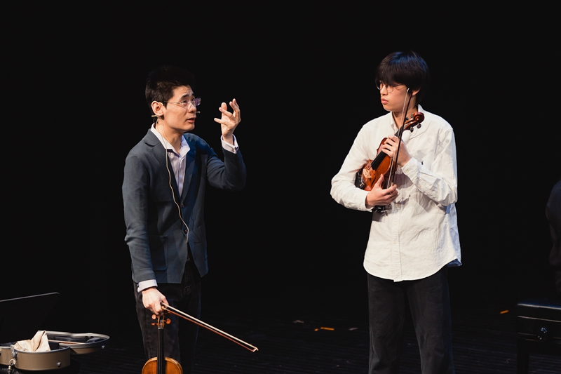 于翔在大师课上指导学生    受访者供图