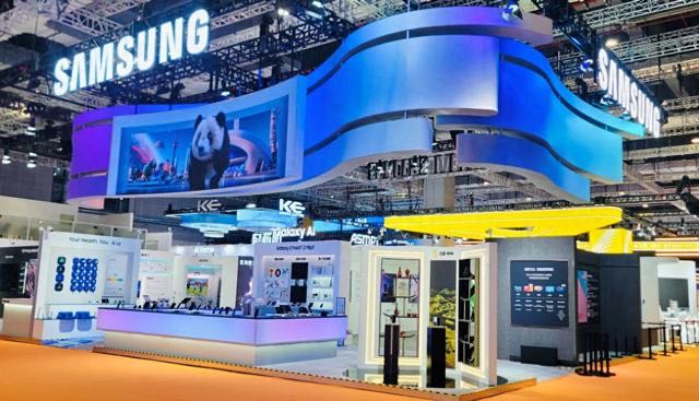 第八届中国进博会上的韩国三星集团展厅一览