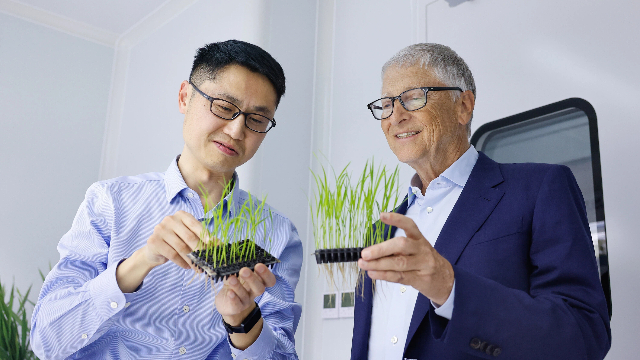 盖茨与中国科学家王克剑 （受访者提供）