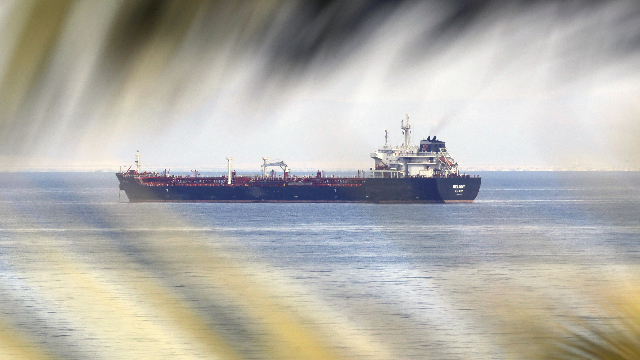 霍尔木兹海峡替代路线有了？沙特、阿联酋要另辟蹊径运石油