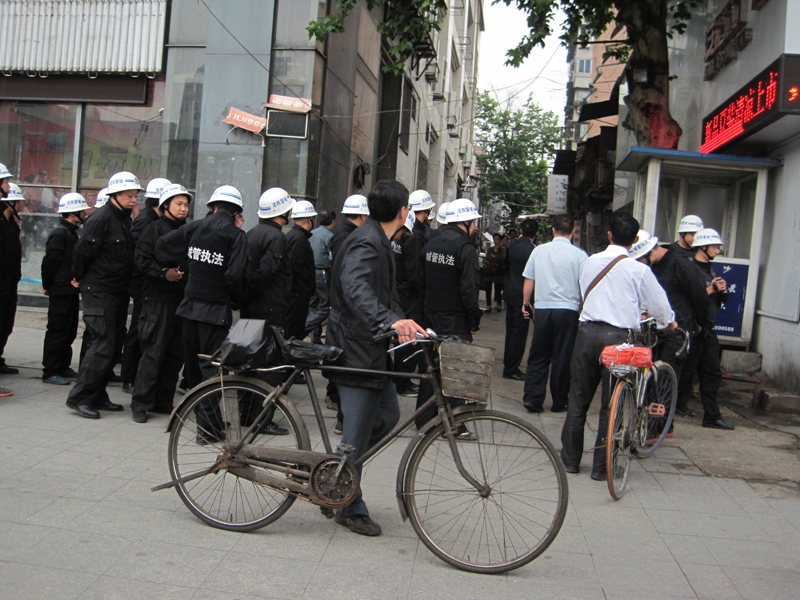 集中整治长期占道经营点    受访者供图