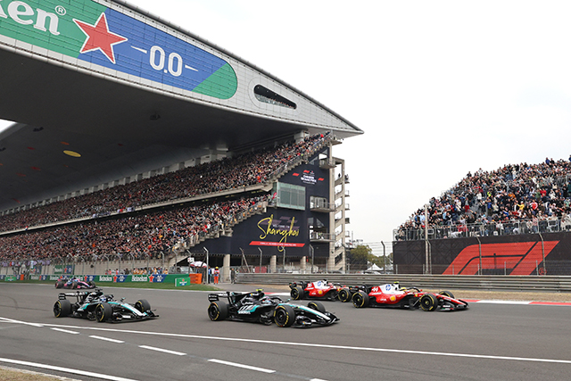 梅赛德斯车队和法拉利车队的激烈竞争。 摄影/任玉明