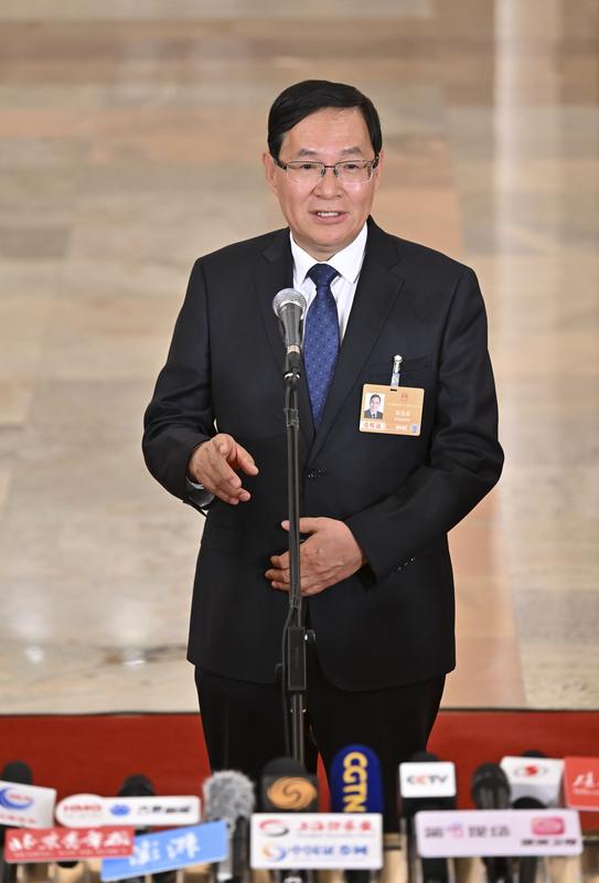 3月5日，国务院国有资产监督管理委员会主任张玉卓接受媒体采访。新华社