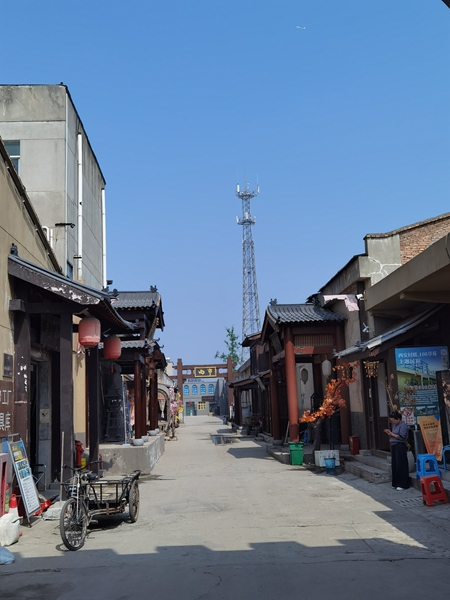 短剧拍摄基地    摄影/马纪朝