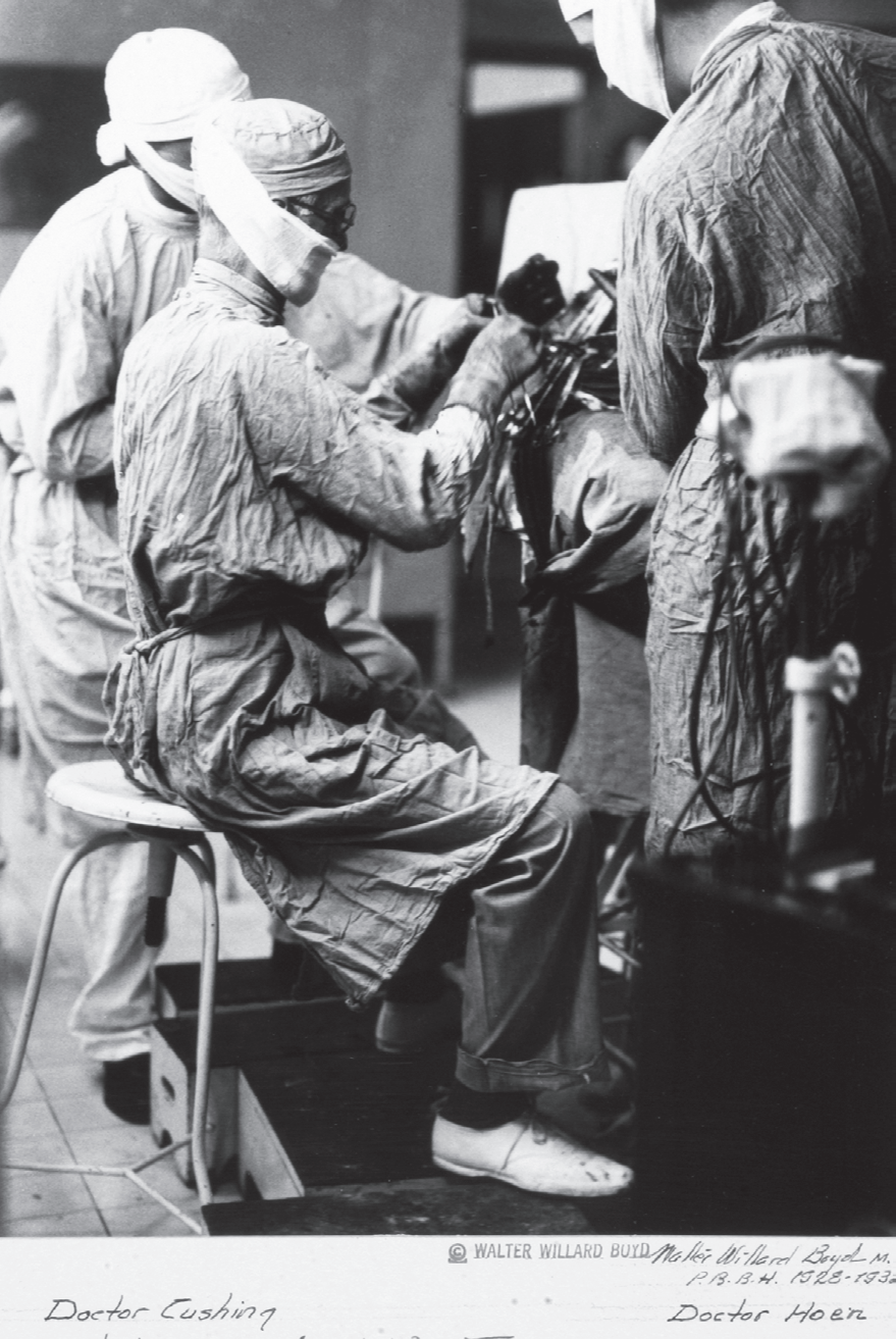 1931年4月15日，库欣完成了他的第2000例脑肿瘤切除手术（耶鲁大学哈维·库欣/约翰·海伊·惠特尼医学图书馆的医学史资料室）   出版社供图