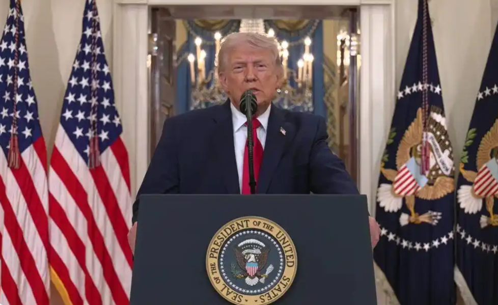 特朗普发表全国讲话（来源：新华社）