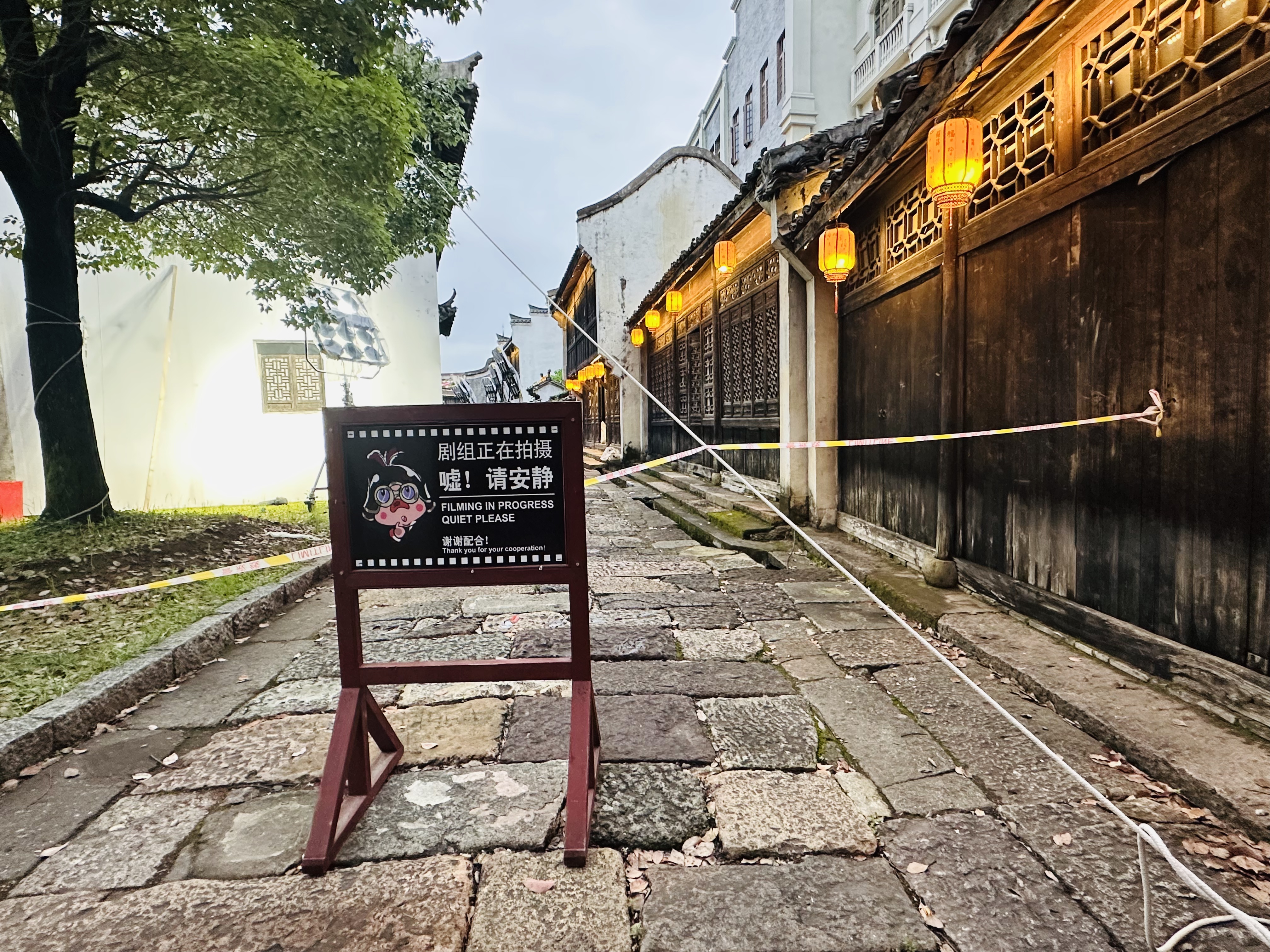 横店现场。乐琰拍摄