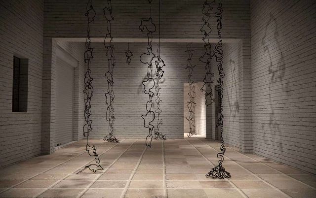 土耳其艺术家艾谢·艾克曼作品《度之有衡》