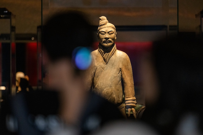 战袍武士俑,秦,陕西省西安市临潼区秦始皇帝陵园兵马俑二号坑出土(摄影记者/吴军)