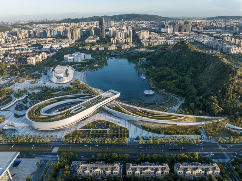 苏州科技馆及狮山文化广场航拍全景    张超摄