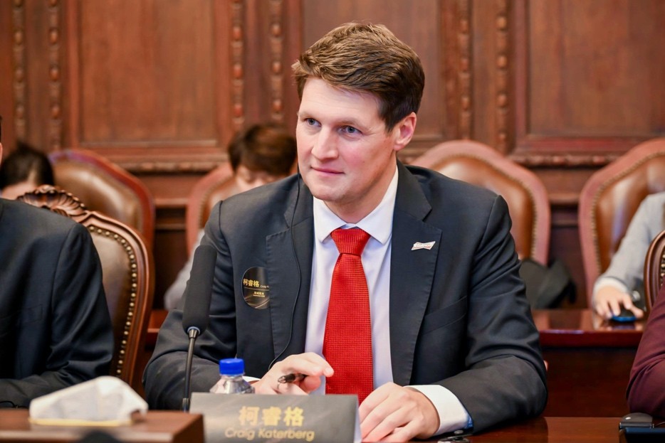 百威亚太首席法律及企业事务官柯睿格