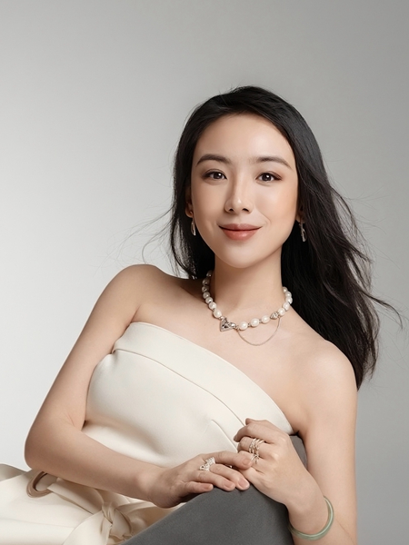 2012年孙何方在上海创立HEFANG，2016年将总部迁至家乡珠海