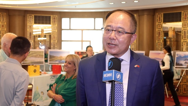 中国驻伦敦旅游办事处主任张力(阿卓摄)