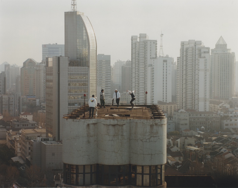 《天台风景,Marcus、Saizhi、Brian、Per,上海》,2018 © 周政 (中)