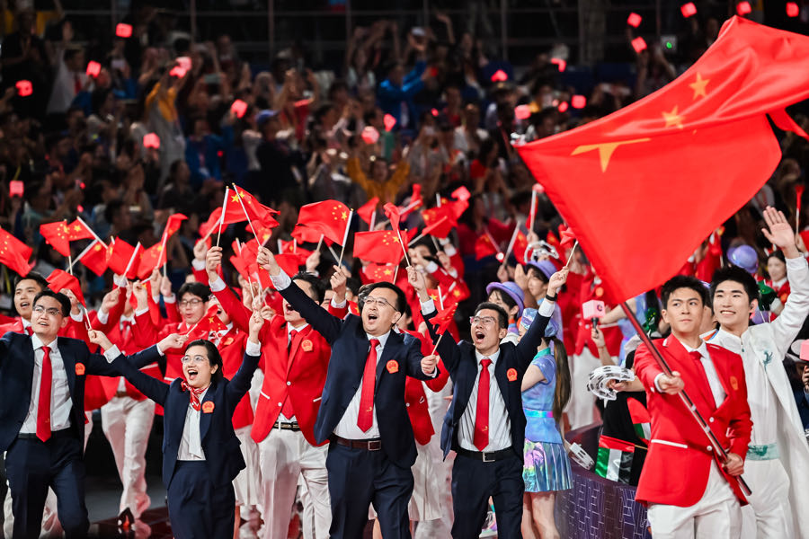 九月二十二日晚,世赛开幕式上中国代表团入场场景一览。
