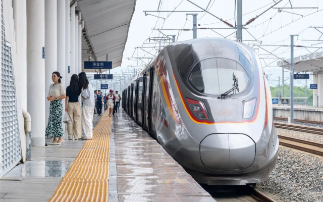 图片来源:中国铁路