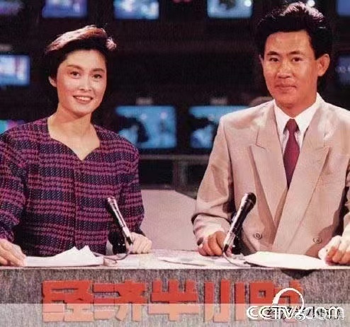 敬一丹与赵赫在《经济半小时》搭挡五年 图/敬一丹微博