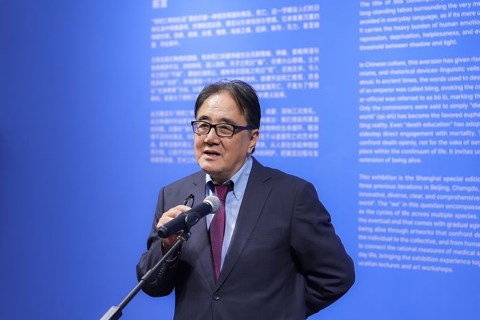清华大学社会学系教授景军在展览开幕式上 主办方供图