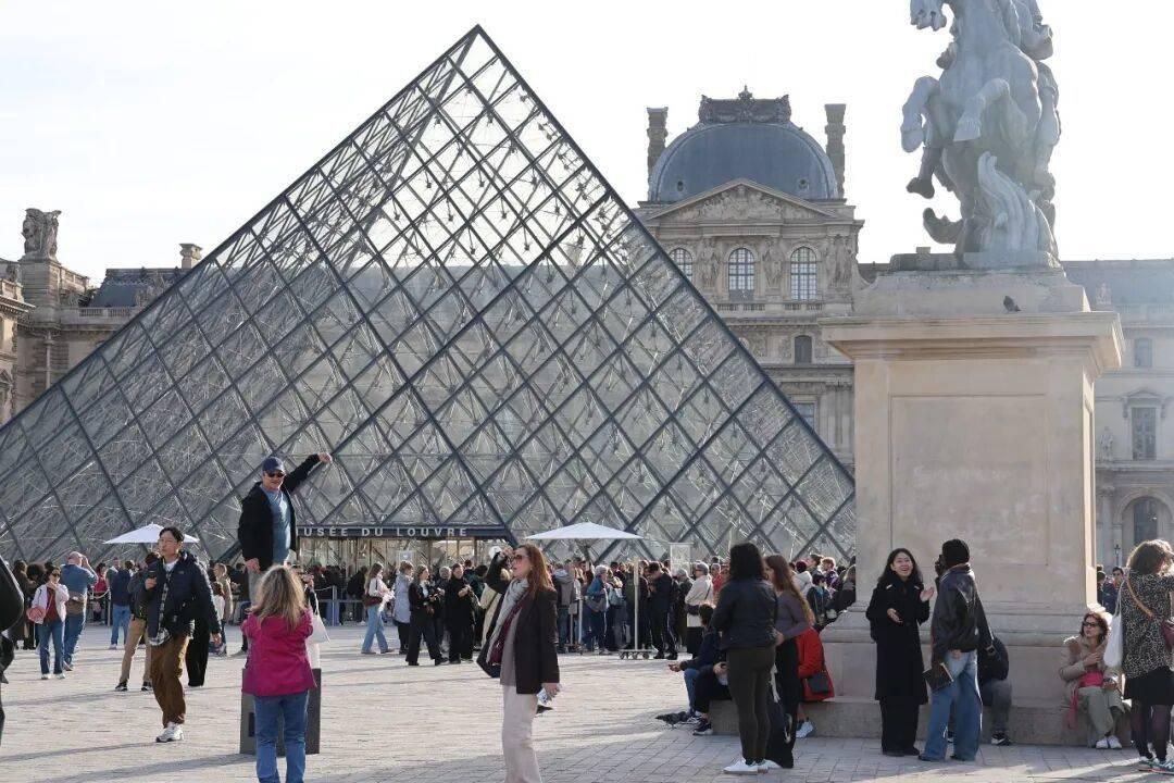 法国全票通过“文物归还法案”，中国文物何时回家？