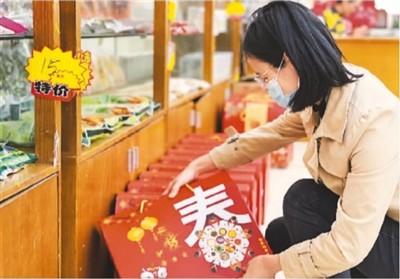 港澳 迎春接福庆新年两岸 烟花璀璨映海峡