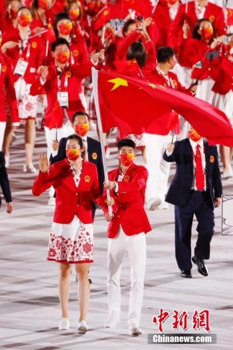 赛事前瞻 跳水梦之队初登场中国双旗手同亮相
