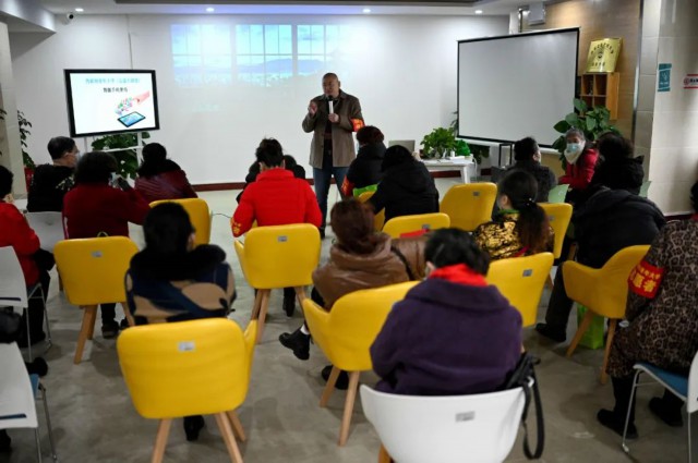 天津市河西区文化馆培训部主任李玉环告诉半月谈记者,以河西区老年