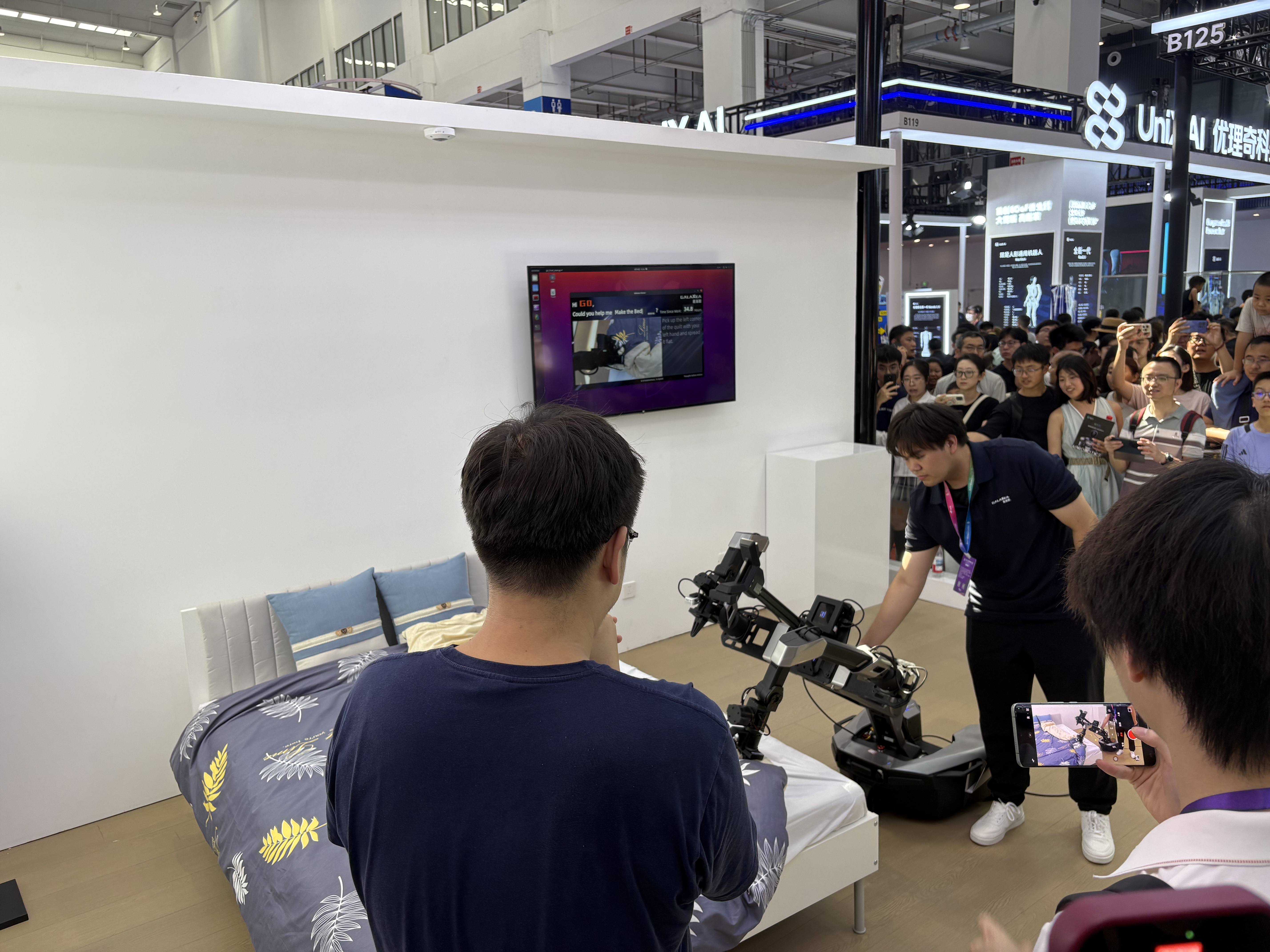 机器人的“失败”时刻。图片来源：乔心怡
