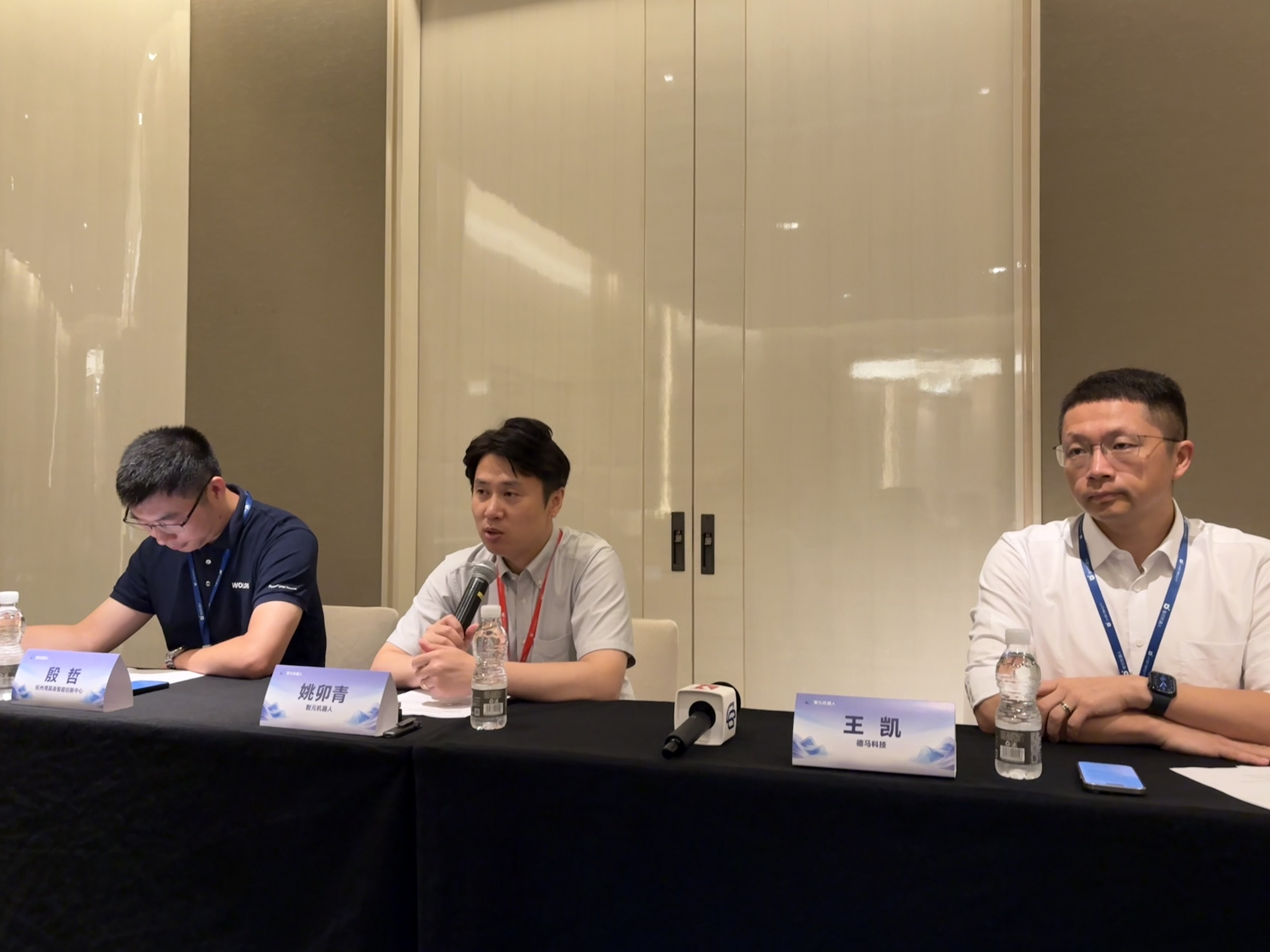 姚卯青正在接受记者采访。图片来源：乔心怡