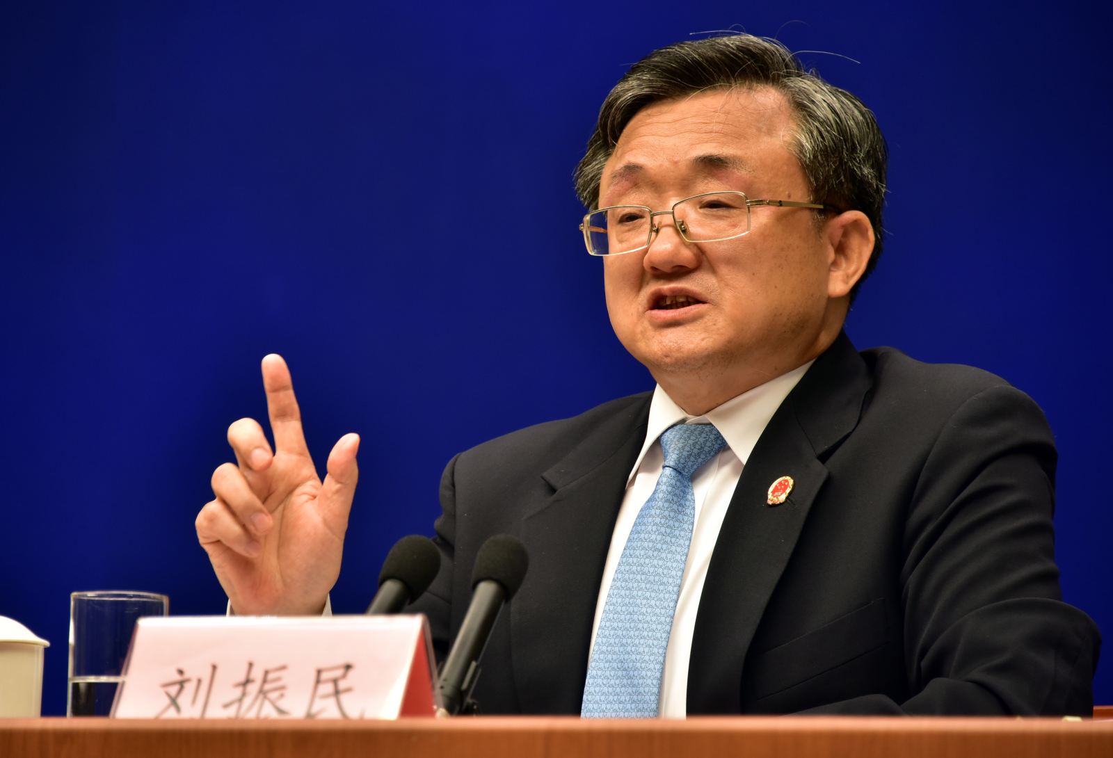 南海案仲裁庭作出无效裁决 中方不接受不承认