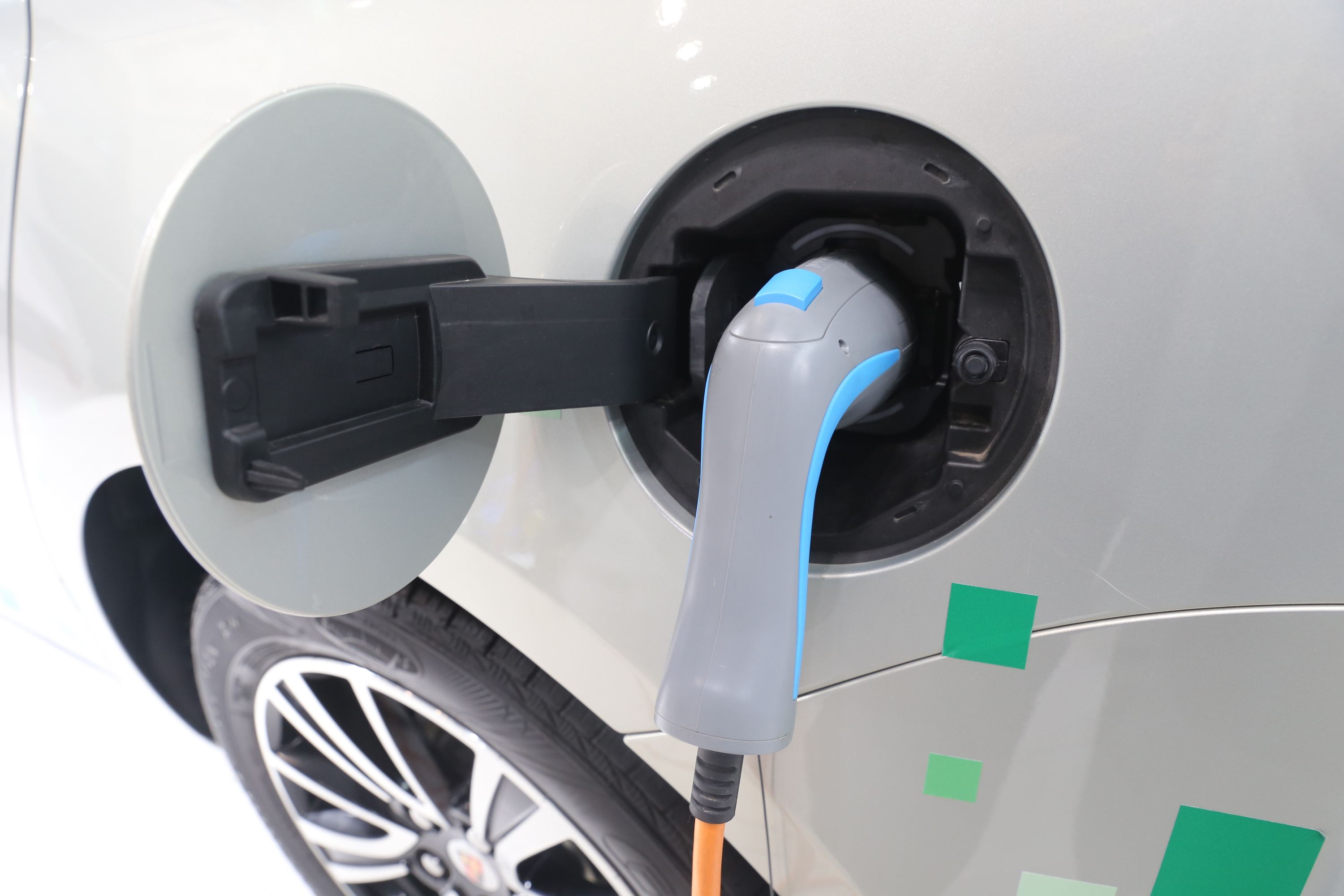 中国汽车产业占gdp_三大产业占gdp比重图(2)