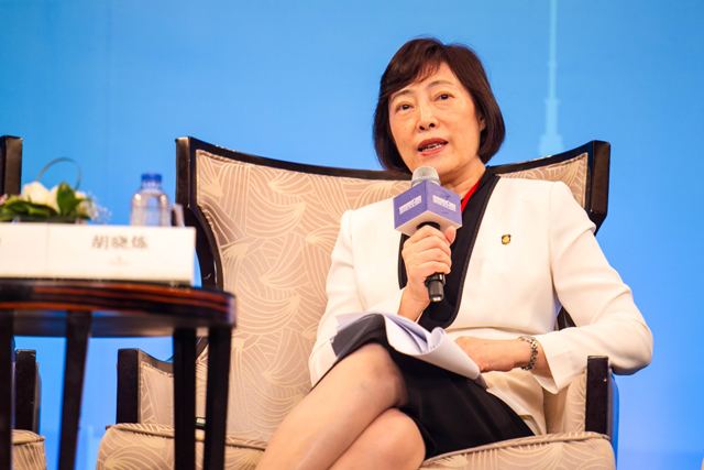 赵本山陈思思接到全国政协开会通知