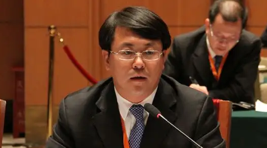 中国石油天然气集团有限公司长庆油田分公司副总经理高占武接受审查