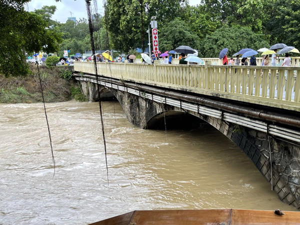 深圳创纪录暴雨19小时