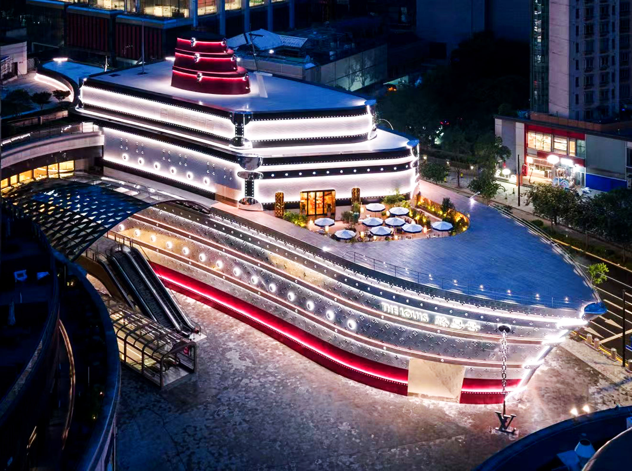 LV巨轮驶来，首发经济为何青睐上海