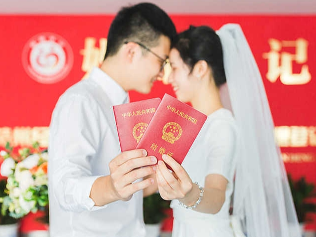 去年我国25～29岁年龄段结婚人数最多