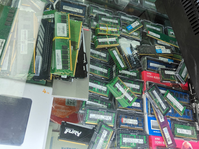 走访华强北：原厂停产风波下，DDR4内存条近一个月价格几乎翻倍