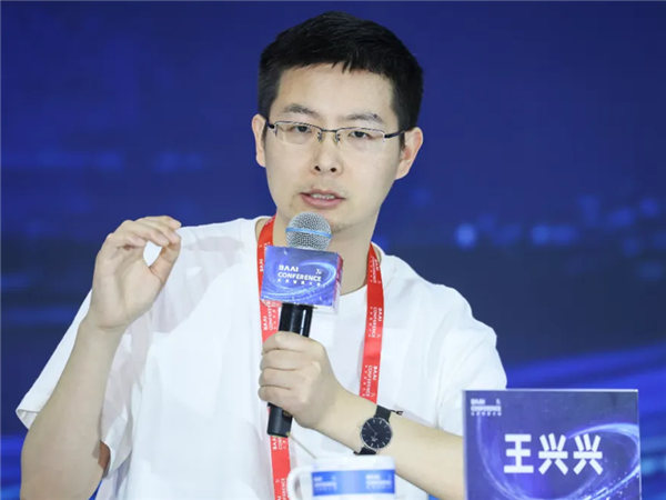 宇树王兴兴：机器人该去干活了，但AI完全不够用