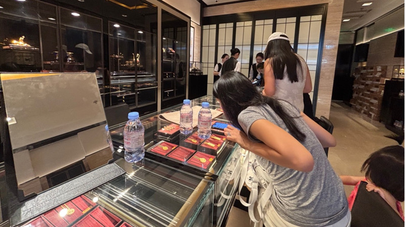 记者实探：提价前，老铺黄金部分门店已不见“排队潮”