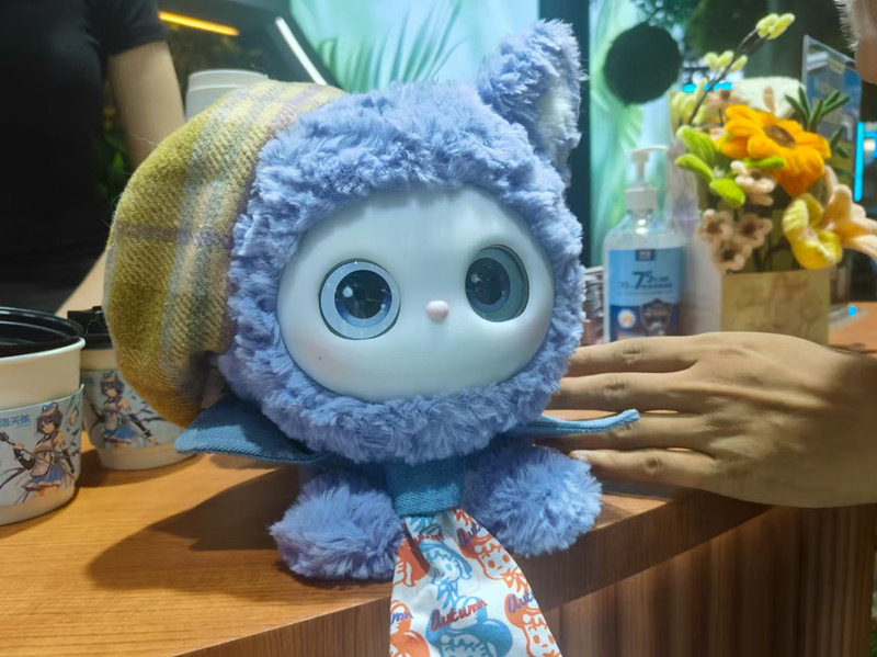 300元可买个AI娃娃，它能成为年轻人的“情绪搭子”吗？