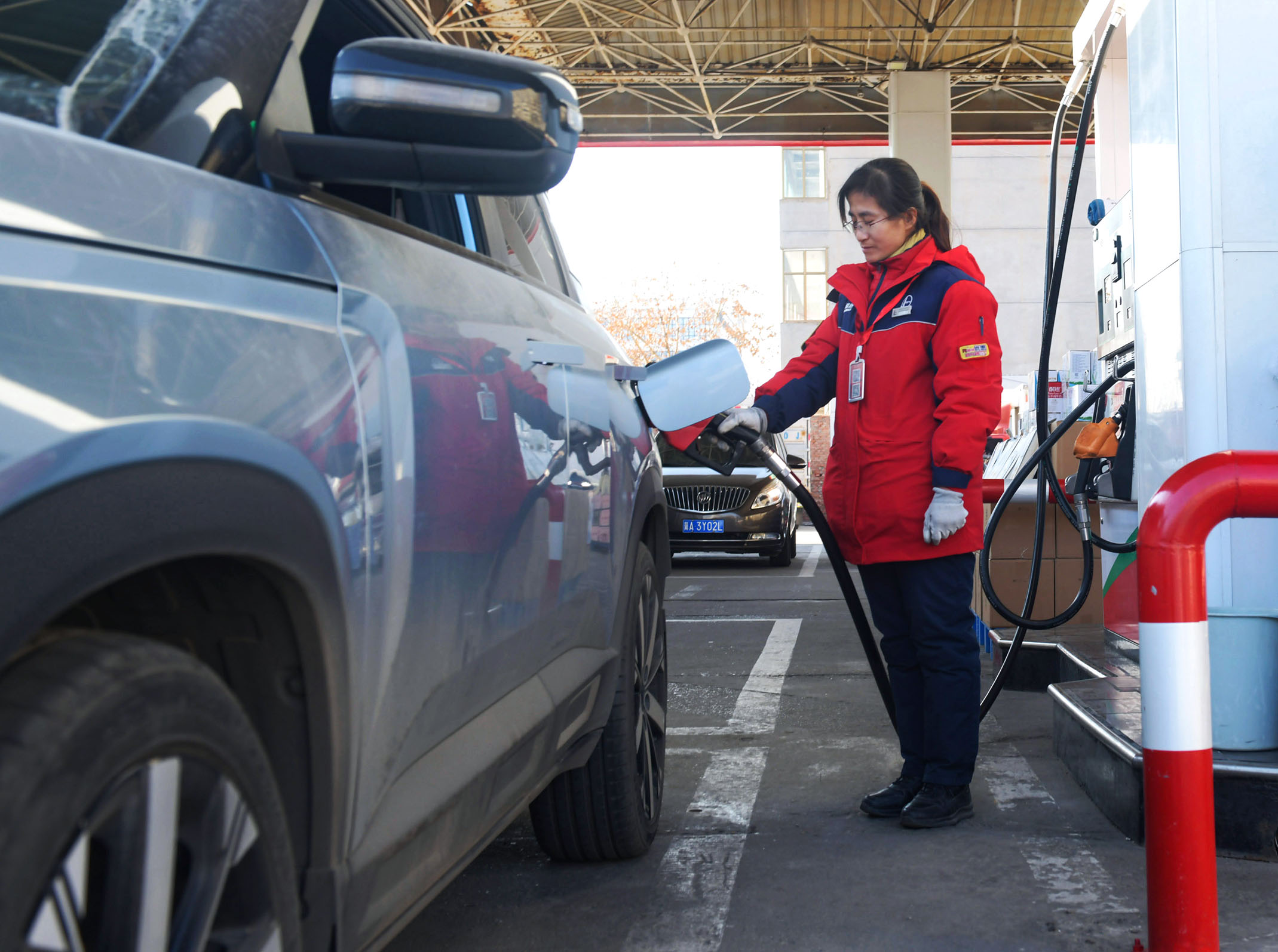 燃油车销量连续四个月增长，专家称“退场论”为时尚早