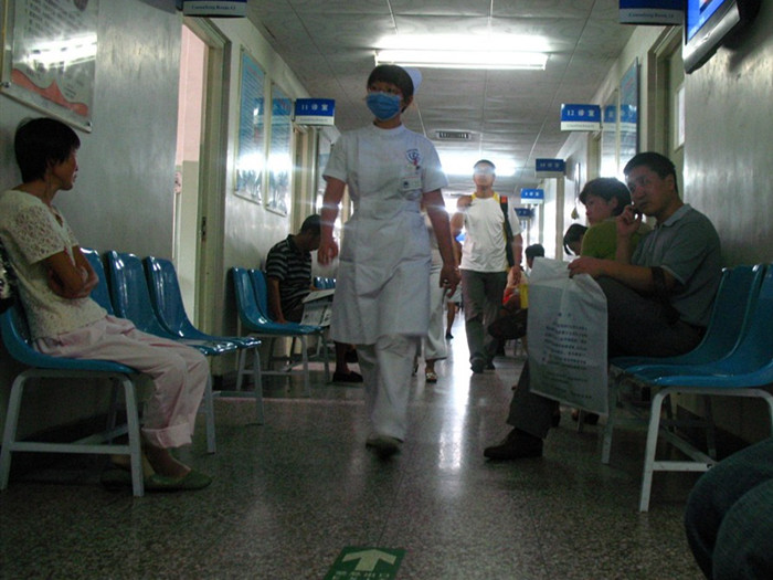 地方医保“50元”限额背后：门诊基金监管的两难处境