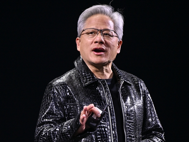 一个月蒸发8000亿美元，英伟达“市值神话”为何被谷歌击穿？