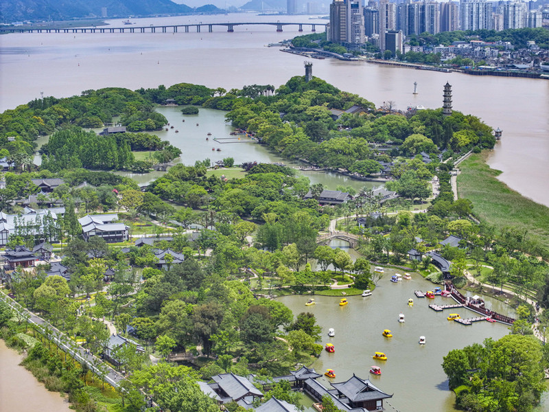 30强城市三季报出炉，这3个城市今年将冲击万亿GDP