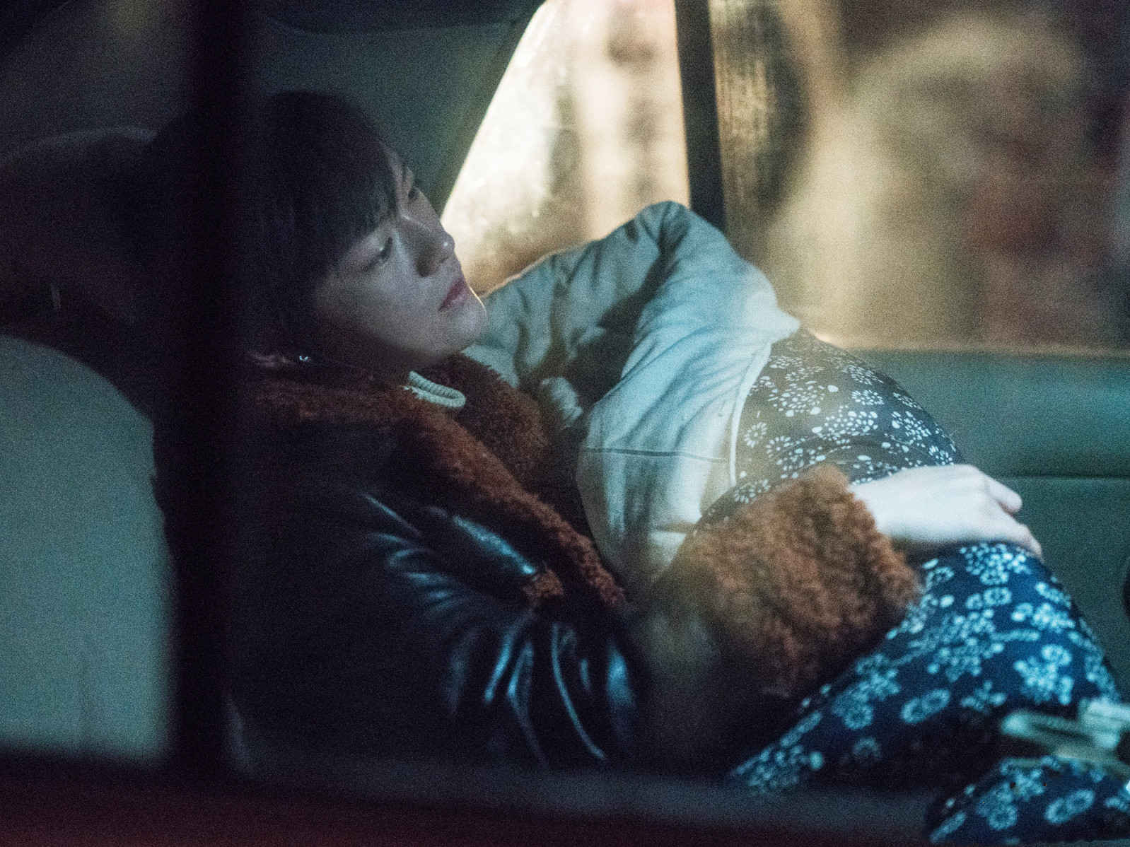 胡歌、文淇新片上演绝境救子，揭露人口贩卖黑色产业链