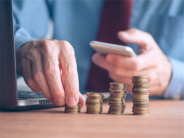 基金公司收入报酬，应由基民回报说了算